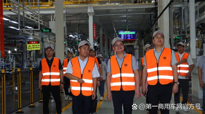 企业莅临长沙超级卡车工厂参观调研，近距离感受欧马可超级卡车产品与连锁管理智慧